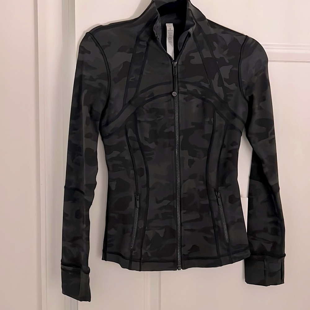 NWT Lululemon Define Jacket Luon in Black Camo size 4